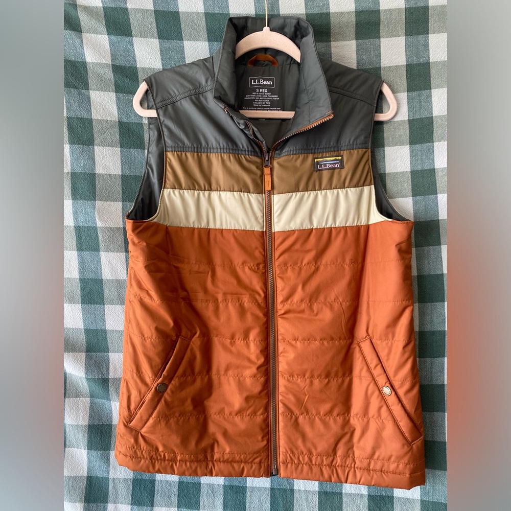 LL Bean Men’s Small Reg Natural Outdoor Colors Vest!